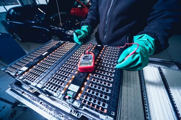 hybrid-vs-gas-the-pros-and-cons